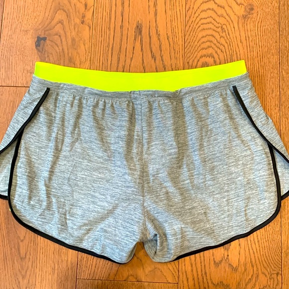 Layer8 gently worn 2 layer grey running shorts - Picture 2 of 4